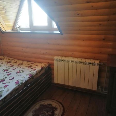 Sadyba Gostynniy Dvir Izki Esterno foto