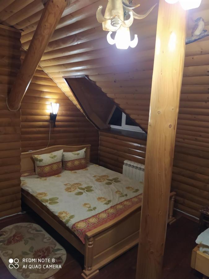 Sadyba Gostynniy Dvir Izki Esterno foto