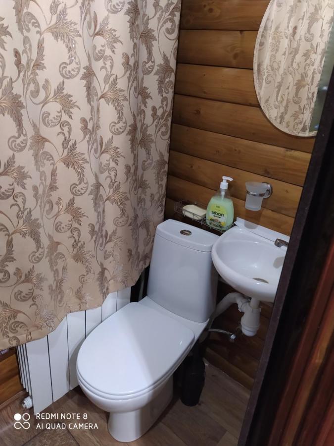 Sadyba Gostynniy Dvir Izki Esterno foto