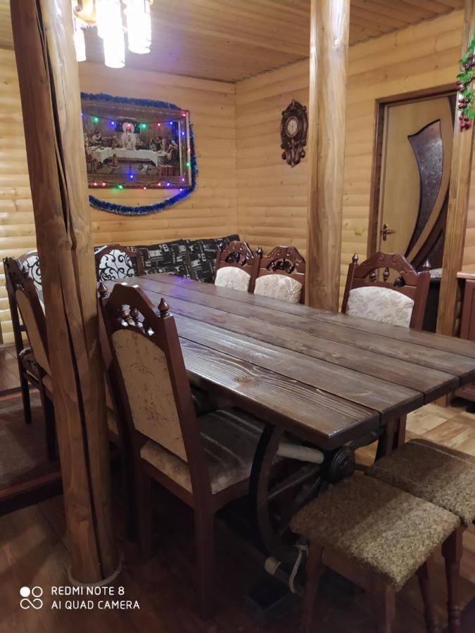 Sadyba Gostynniy Dvir Izki Esterno foto