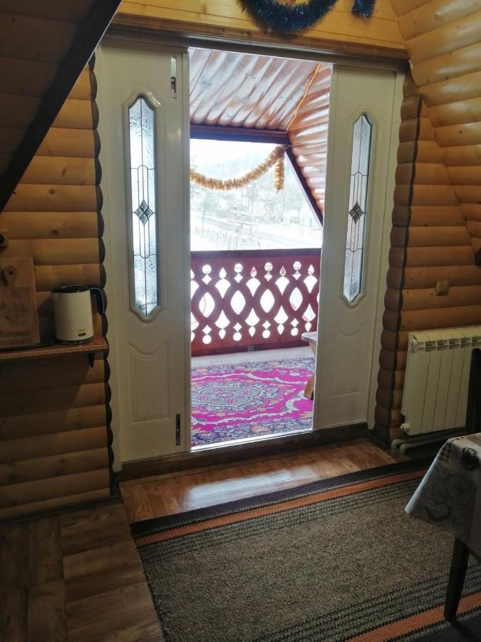 Sadyba Gostynniy Dvir Izki Esterno foto