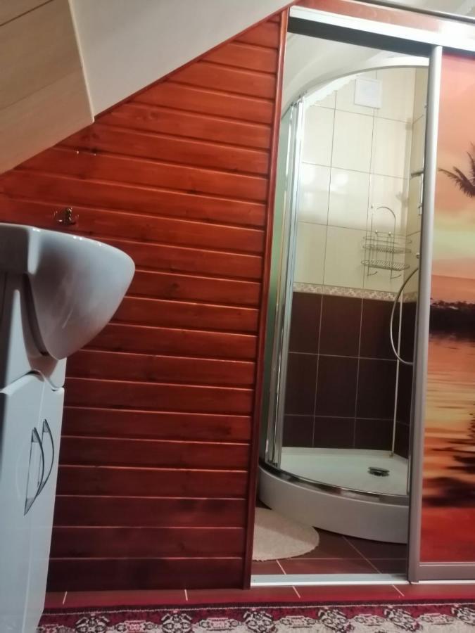 Sadyba Gostynniy Dvir Izki Esterno foto