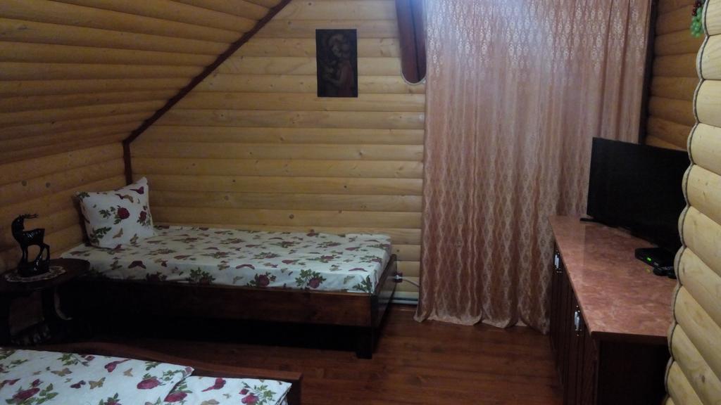 Sadyba Gostynniy Dvir Izki Esterno foto