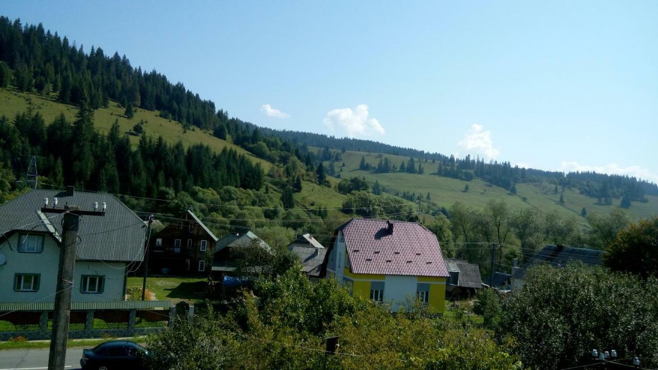 Sadyba Gostynniy Dvir Izki Esterno foto